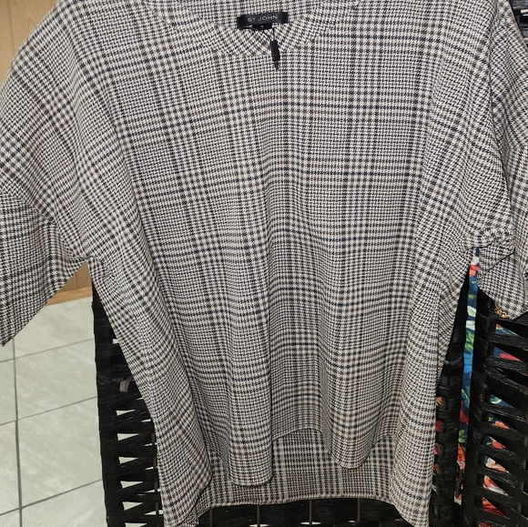 Designer top - Picture 2 of 2